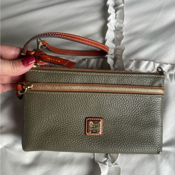Dooney & Bourke Handbags - Dooney & Bourke Green Leather Wristlet
